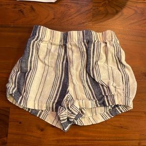 Adorable striped shorts!